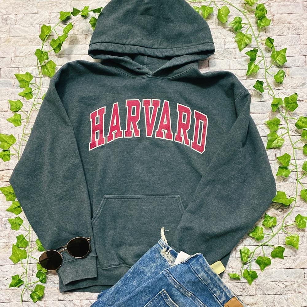 Harvard Hoodie 🤓✏️